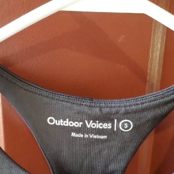 Outdoor Voices Black Sports Bra with Soft Stretchy Fabric and Fitted Bodice - Picture 2 of 5